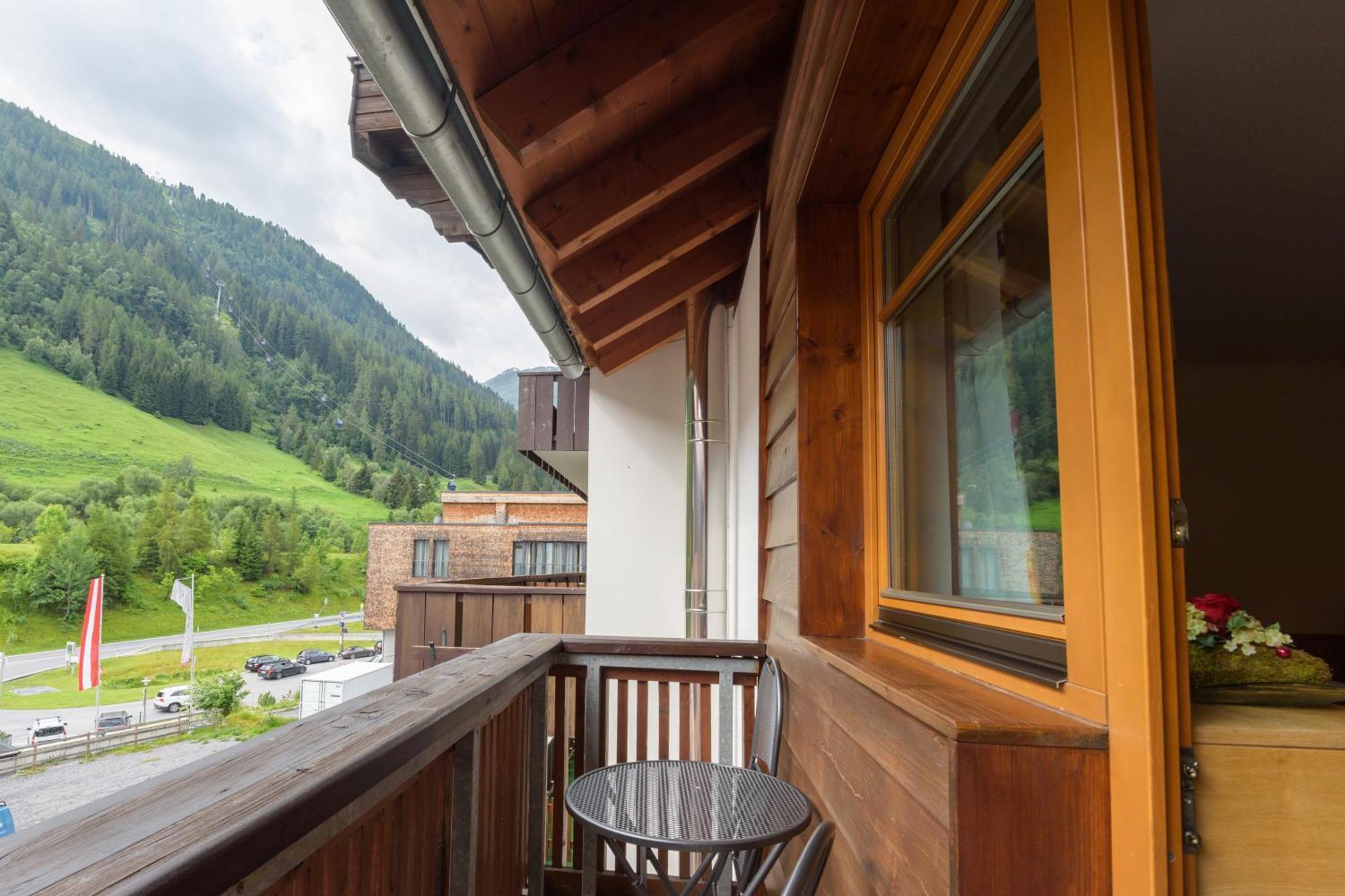 Aparthotel Acksteiner Sankt Anton am Arlberg Exterior photo